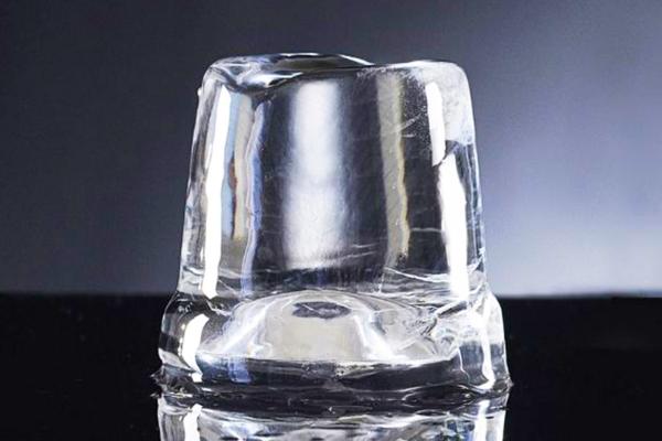  Πάγος σε σακούλες, συσκευασίες 2kg/4kg τύπου συμπαγή 20γρ/39γρ